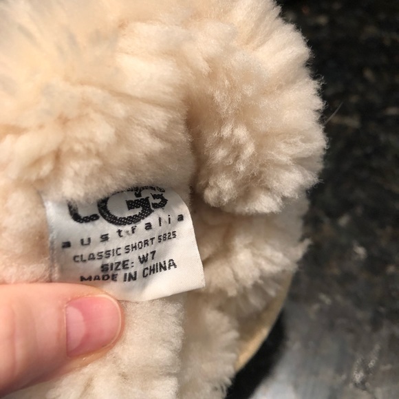 Women’s uggs - Picture 2 of 3